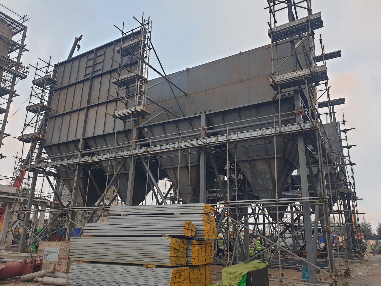 Equipment, structure erection of Circulating Fluidized Bed Boiler 2x35T/H